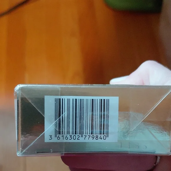 Boss Alive Eau de Parfum in Gold Packaging - Picture 5 of 5